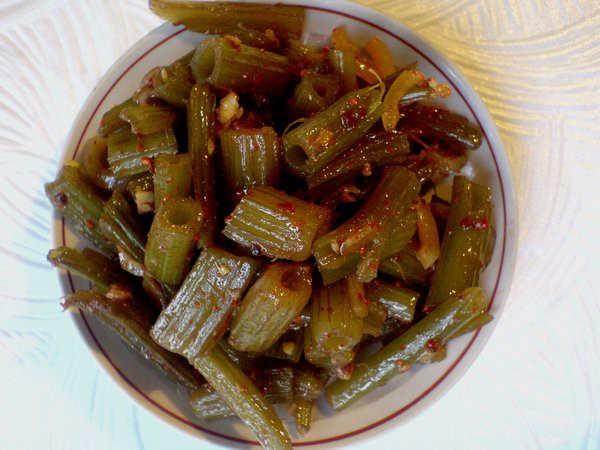 Салат из лопуха Салат из лопуха